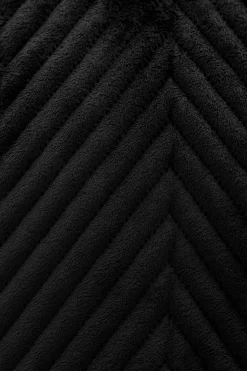 Narzuta dekoracyjna welurowa w jodełkę CHEVRON VELVET 220x240 czarna