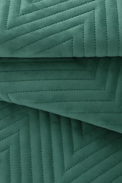 Narzuta dekoracyjna welurowa w jodełkę CHEVRON VELVET 220x240 butelkowa zielona