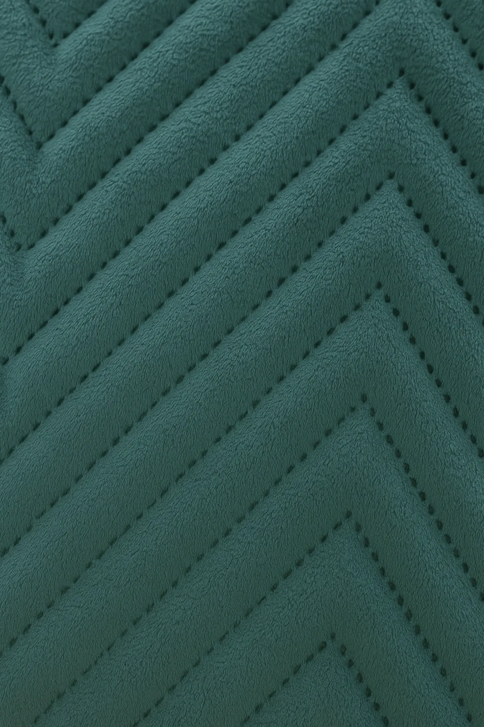 Narzuta dekoracyjna welurowa w jodełkę CHEVRON VELVET 200x220 butelkowa zielona