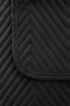 Narzuta dekoracyjna welurowa w jodełkę CHEVRON VELVET 200x220 czarna