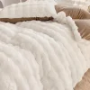 Pościel pluszowa zimowa miś tłoczona we wzór 3D BUBBLE biała - beżowa 200x220 3 el.