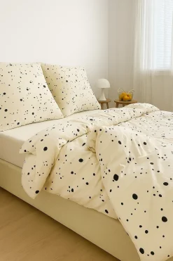 Pościel z mikrofibry biała w kropki i groszki 160x200 3 el. Dots F15 na zamek bez prasowania