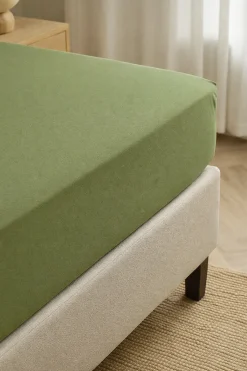 Prześcieradło z gumką z mikrofibry jasne zielone oliwkowe 200x220
