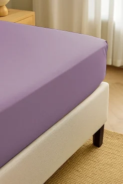 Prześcieradło z gumką z mikrofibry jasne fioletowe lawendowe 140x200