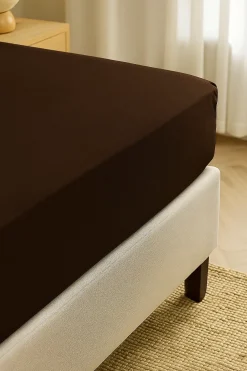 Prześcieradło z gumką z mikrofibry ciemne brązowe 140x200