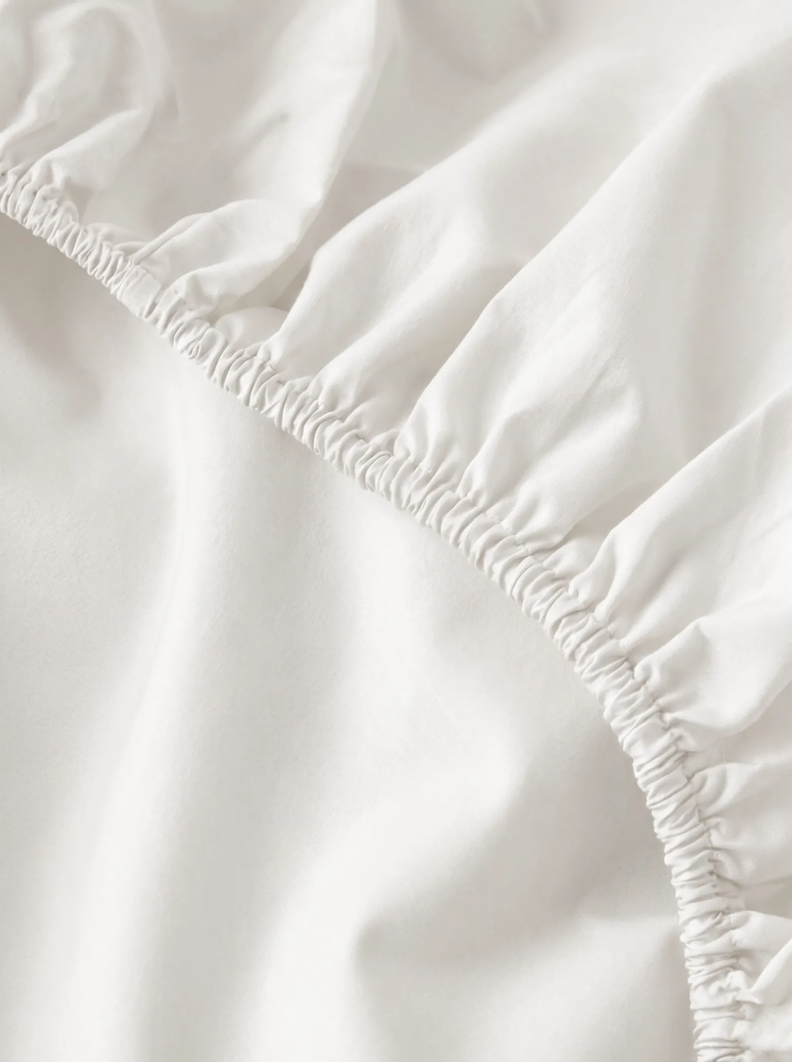 Prześcieradło z gumką z pranej mikrofibry białe off white 140x200 + 26 cm zakładki