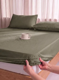 Prześcieradło z gumką z pranej mikrofibry khaki 90x200 + 26 cm zakładki